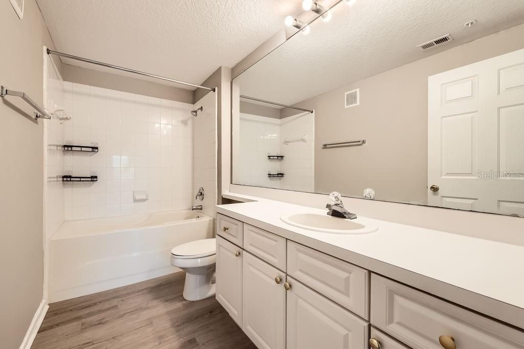 Activo con contrato: $259,000 (3 camas, 3 baños, 1554 Pies cuadrados)