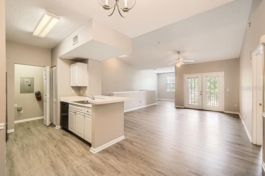 Activo con contrato: $259,000 (3 camas, 3 baños, 1554 Pies cuadrados)