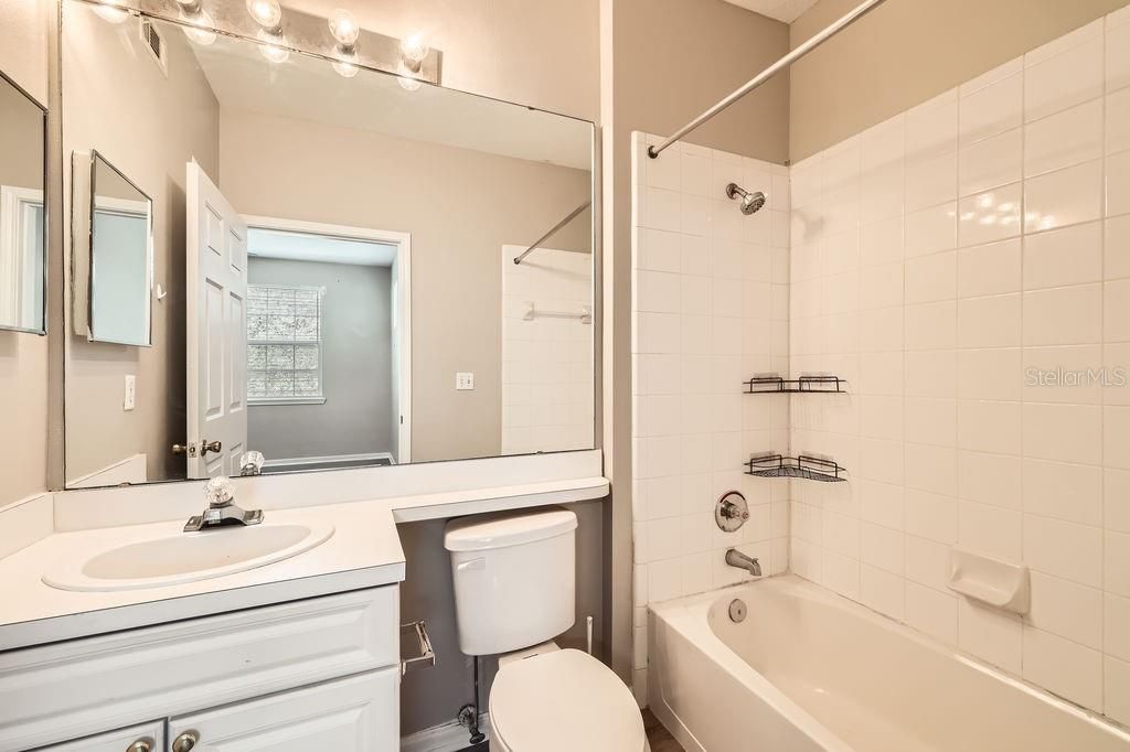 Activo con contrato: $259,000 (3 camas, 3 baños, 1554 Pies cuadrados)