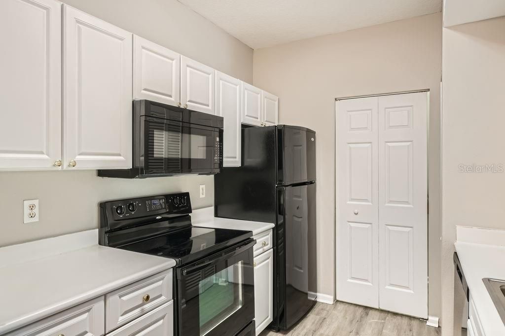 Activo con contrato: $259,000 (3 camas, 3 baños, 1554 Pies cuadrados)