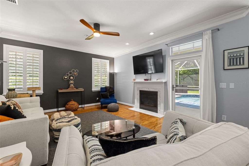 На продажу: $1,050,000 (4 спален, 5 ванн, 4300 Квадратных фут)