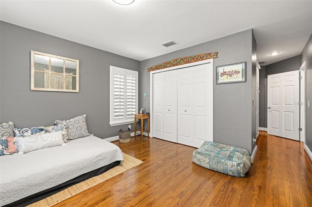 На продажу: $1,050,000 (4 спален, 5 ванн, 4300 Квадратных фут)