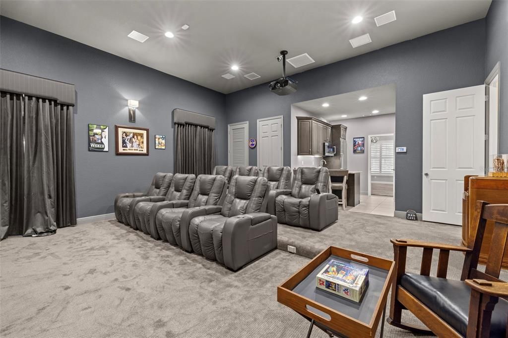 На продажу: $1,050,000 (4 спален, 5 ванн, 4300 Квадратных фут)