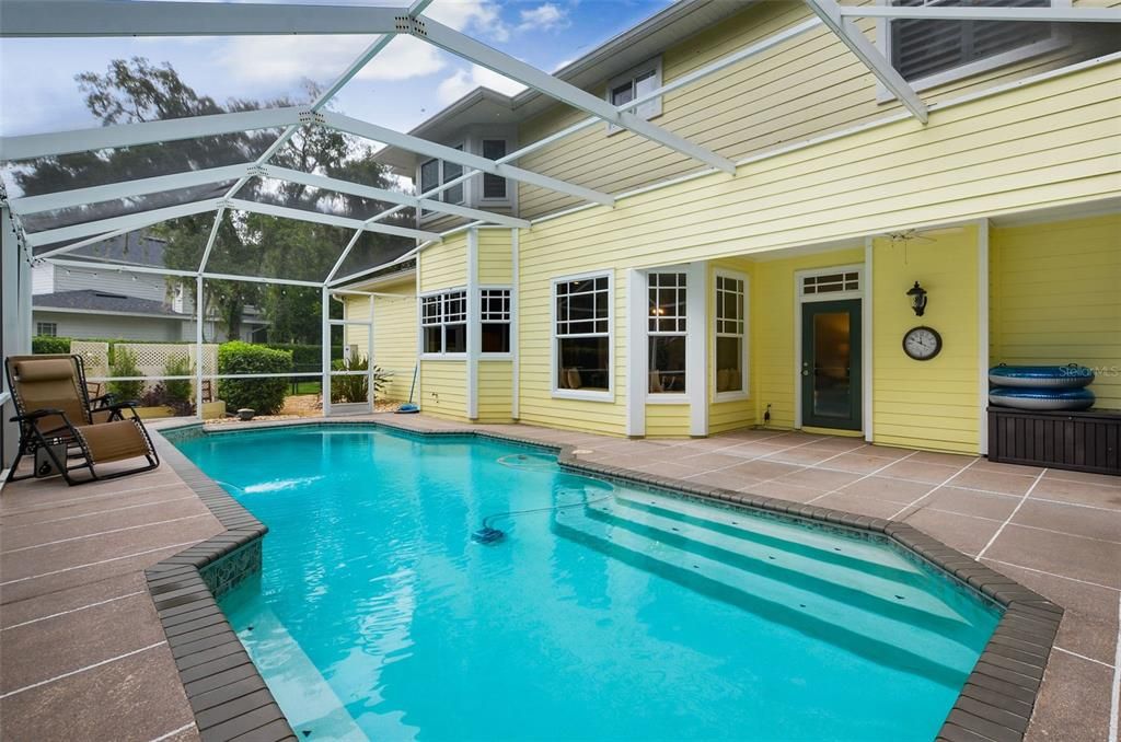 На продажу: $1,050,000 (4 спален, 5 ванн, 4300 Квадратных фут)