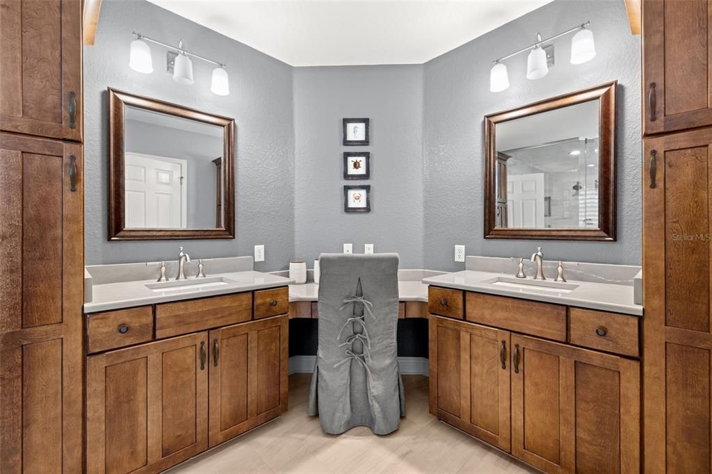 На продажу: $1,050,000 (4 спален, 5 ванн, 4300 Квадратных фут)