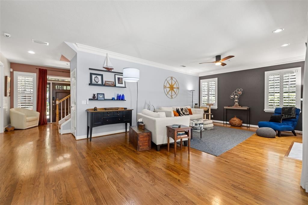 На продажу: $1,050,000 (4 спален, 5 ванн, 4300 Квадратных фут)