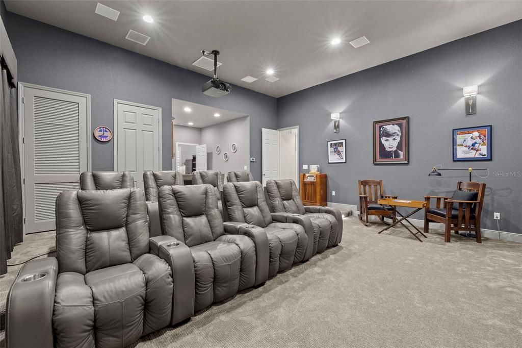 На продажу: $1,050,000 (4 спален, 5 ванн, 4300 Квадратных фут)