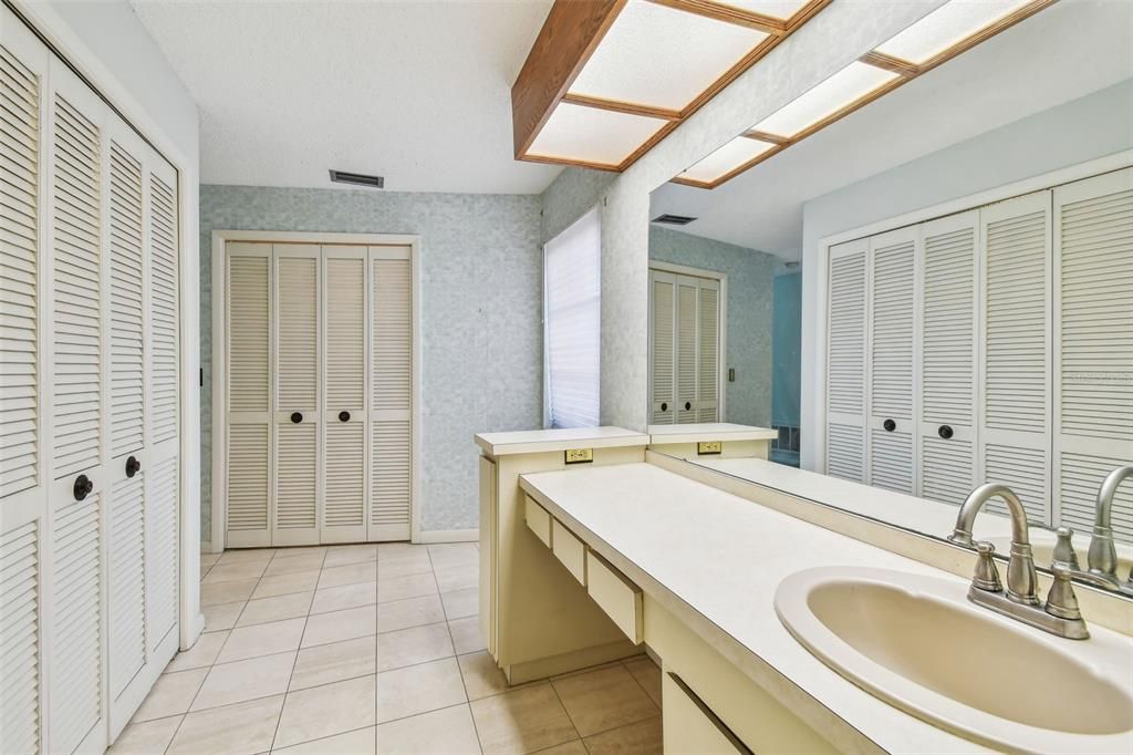 待售: $1,119,000 (4 贝兹, 2 浴室, 2843 平方英尺)