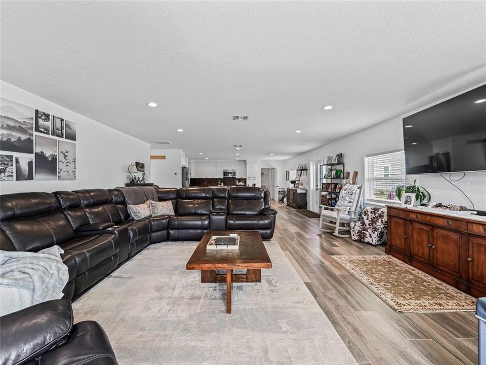 For Sale: $1,127,000 (4 beds, 3 baths, 2746 Square Feet)