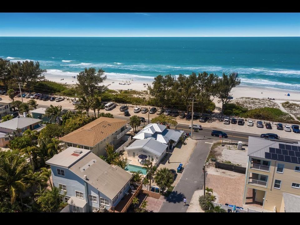 For Sale: $2,695,000 (4 beds, 4 baths, 1716 Square Feet)
