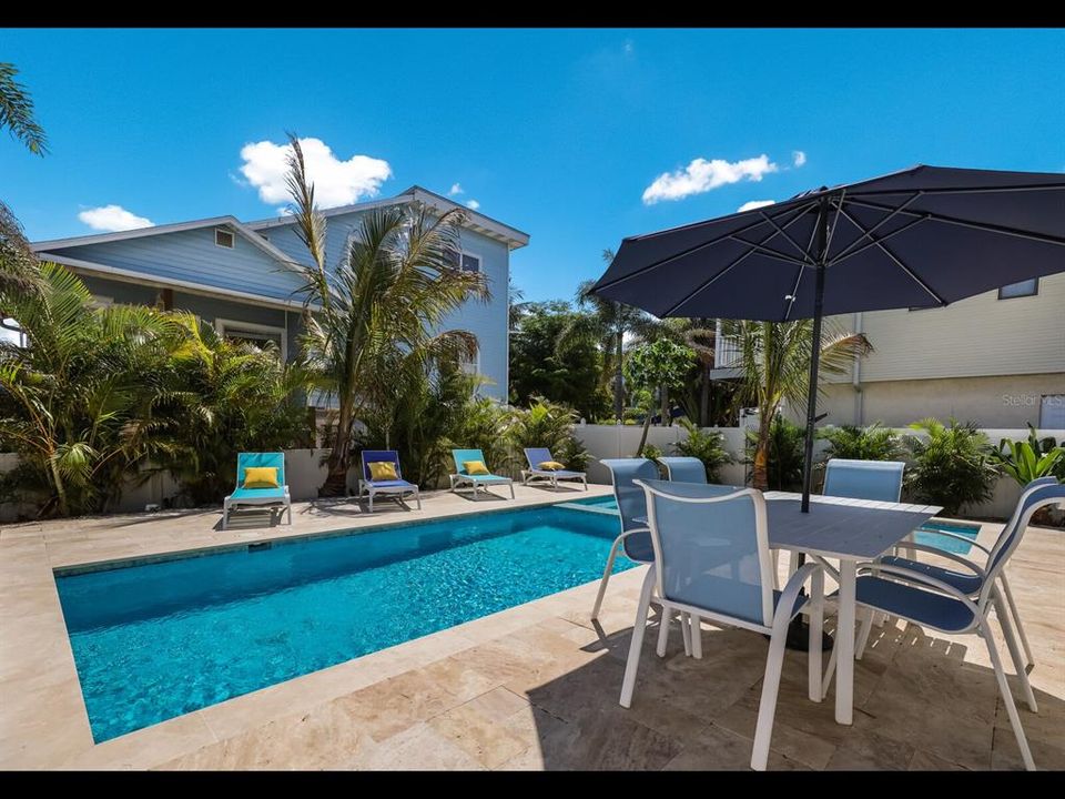 For Sale: $2,695,000 (4 beds, 4 baths, 1716 Square Feet)