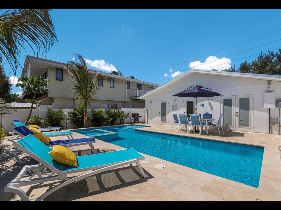 For Sale: $2,695,000 (4 beds, 4 baths, 1716 Square Feet)