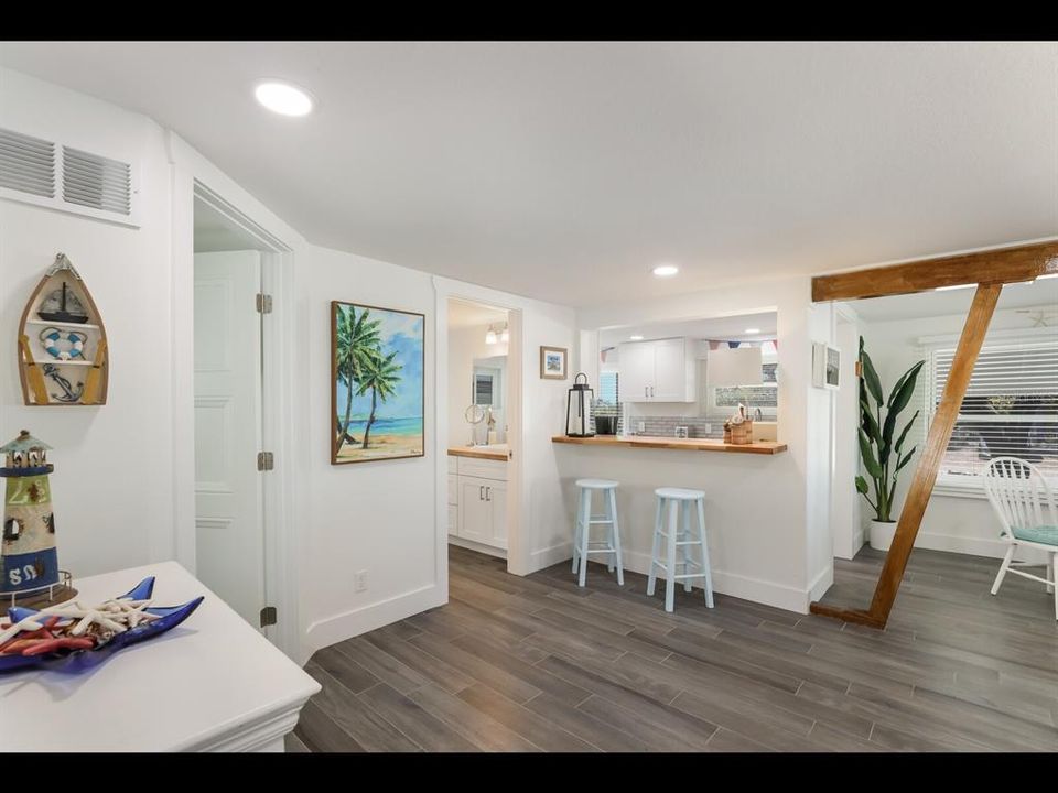 For Sale: $2,695,000 (4 beds, 4 baths, 1716 Square Feet)