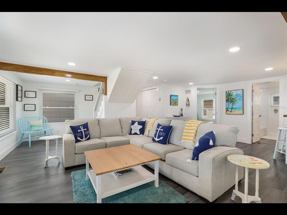 For Sale: $2,695,000 (4 beds, 4 baths, 1716 Square Feet)