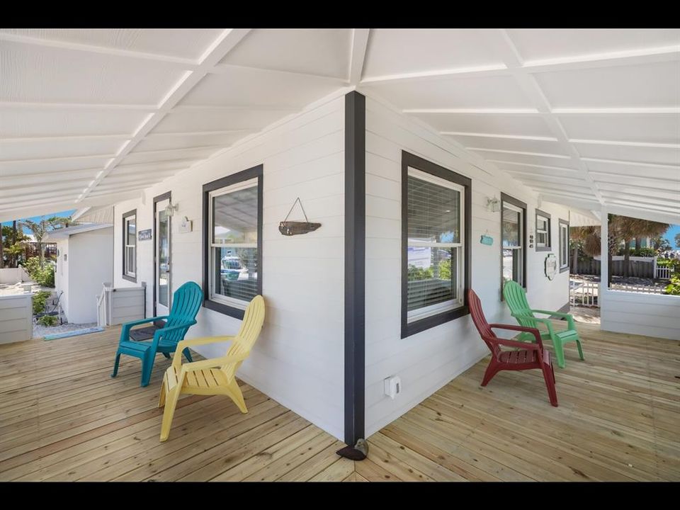 For Sale: $2,695,000 (4 beds, 4 baths, 1716 Square Feet)