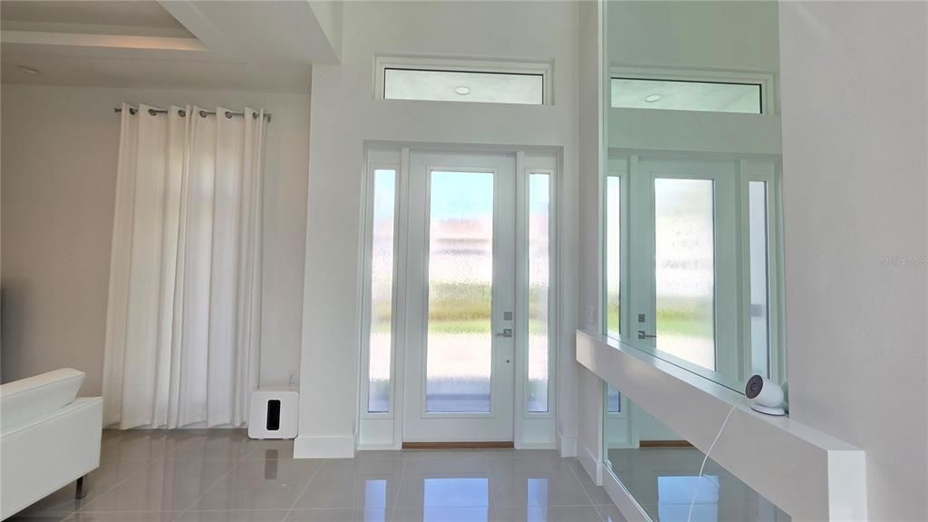 出租: $10,000 (3 贝兹, 3 浴室, 3000 平方英尺)