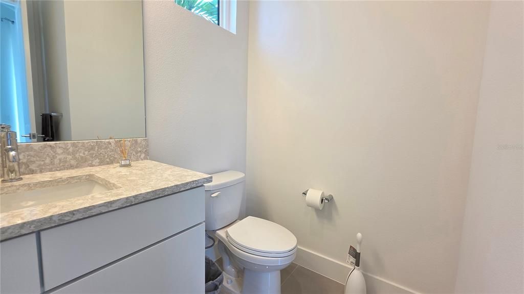 出租: $10,000 (3 贝兹, 3 浴室, 3000 平方英尺)