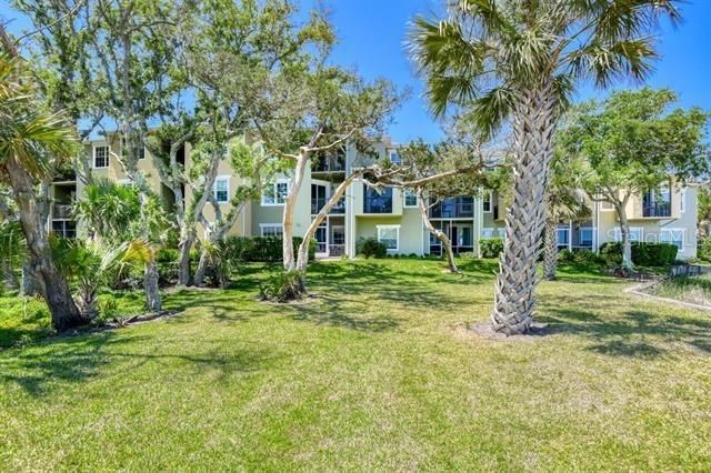 Active With Contract: $267,900 (1 beds, 1 baths, 993 Square Feet)