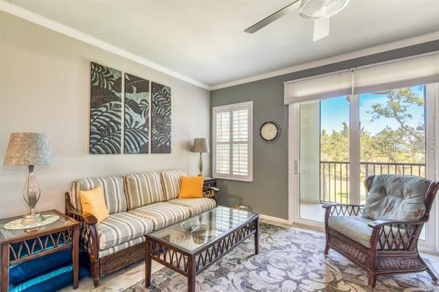 Active With Contract: $267,900 (1 beds, 1 baths, 993 Square Feet)