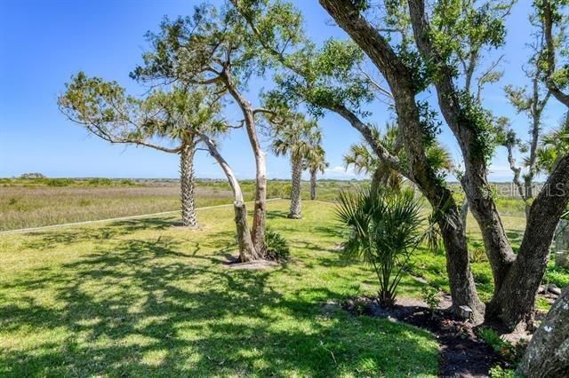 Active With Contract: $267,900 (1 beds, 1 baths, 993 Square Feet)