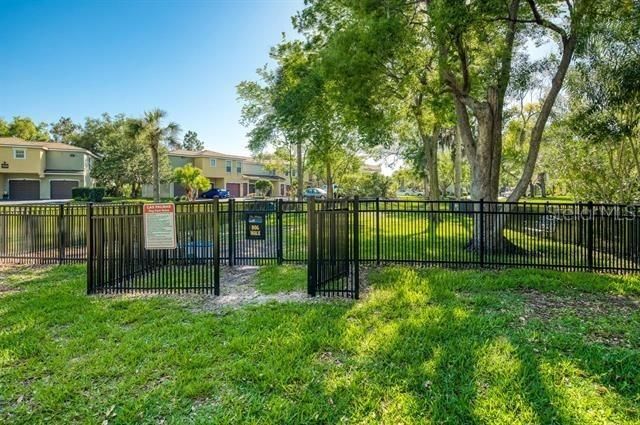 Active With Contract: $267,900 (1 beds, 1 baths, 993 Square Feet)