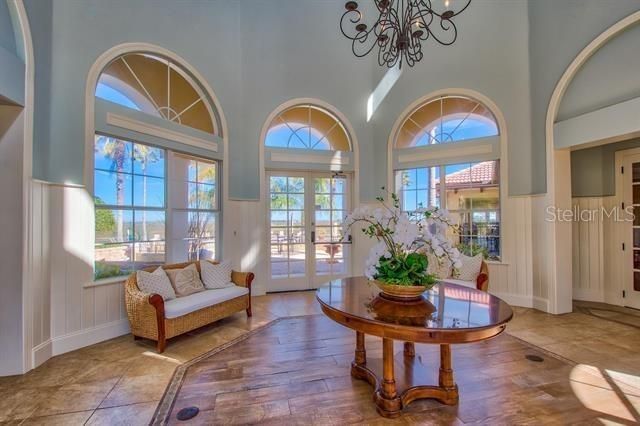 Active With Contract: $267,900 (1 beds, 1 baths, 993 Square Feet)