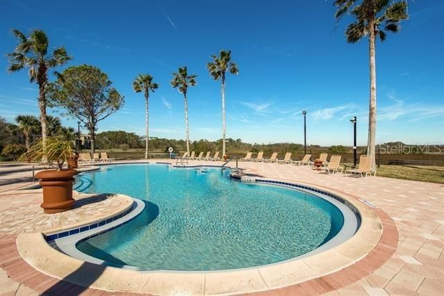 Active With Contract: $267,900 (1 beds, 1 baths, 993 Square Feet)