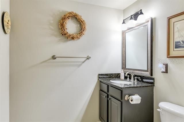 Active With Contract: $267,900 (1 beds, 1 baths, 993 Square Feet)