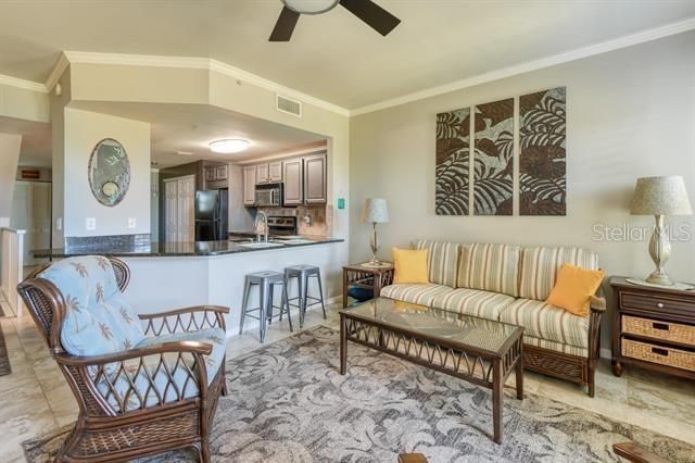 Active With Contract: $267,900 (1 beds, 1 baths, 993 Square Feet)