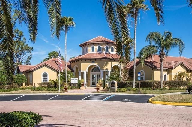 Active With Contract: $267,900 (1 beds, 1 baths, 993 Square Feet)