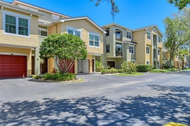 Active With Contract: $267,900 (1 beds, 1 baths, 993 Square Feet)