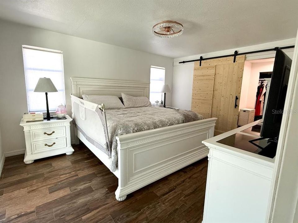 Под контрактом: $275,000 (3 спален, 2 ванн, 1400 Квадратных фут)