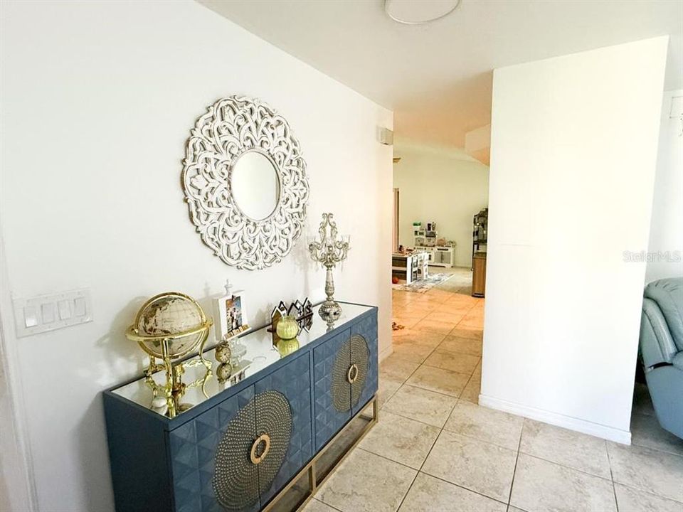 Под контрактом: $275,000 (3 спален, 2 ванн, 1400 Квадратных фут)