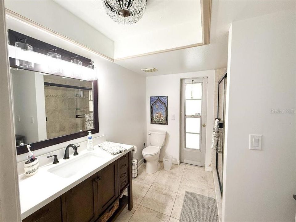 Под контрактом: $275,000 (3 спален, 2 ванн, 1400 Квадратных фут)