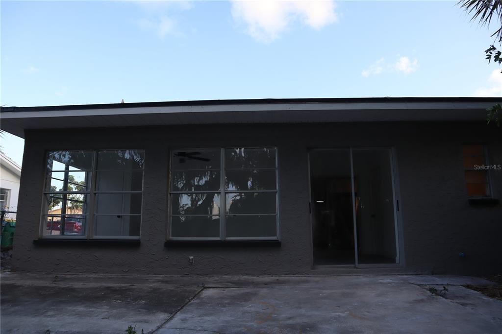 待售: $210,000 (3 贝兹, 1 浴室, 1044 平方英尺)