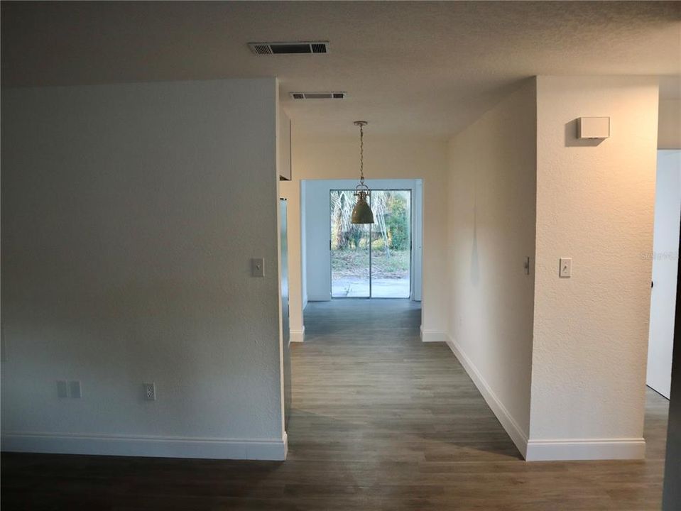 待售: $210,000 (3 贝兹, 1 浴室, 1044 平方英尺)