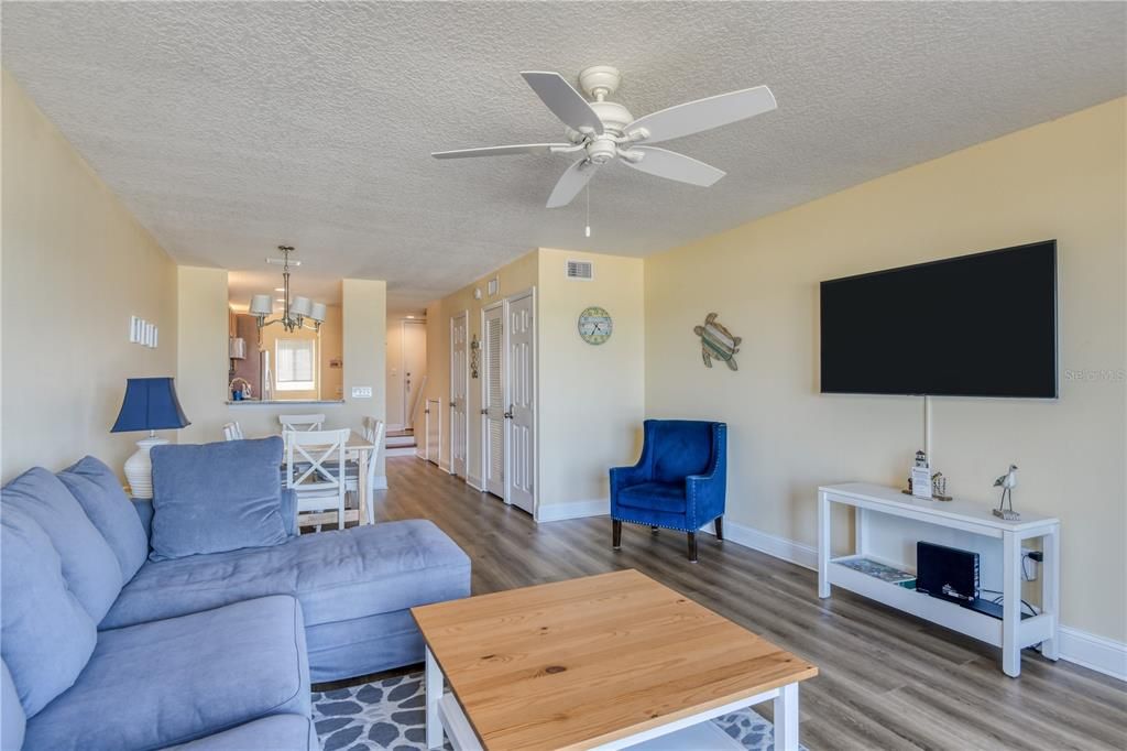 For Sale: $694,000 (2 beds, 2 baths, 1064 Square Feet)