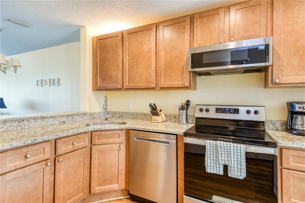 For Sale: $694,000 (2 beds, 2 baths, 1064 Square Feet)