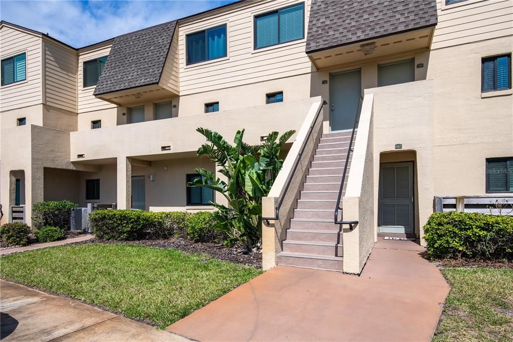 For Sale: $694,000 (2 beds, 2 baths, 1064 Square Feet)