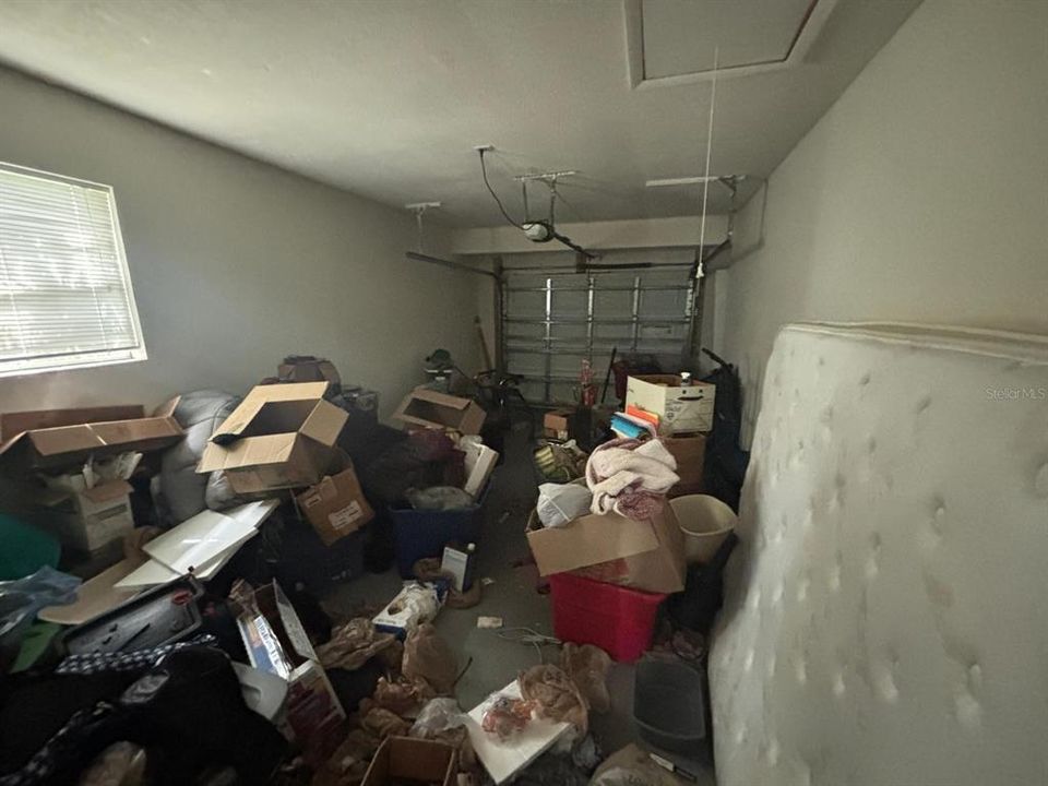 合同活跃: $199,000 (3 贝兹, 2 浴室, 1303 平方英尺)