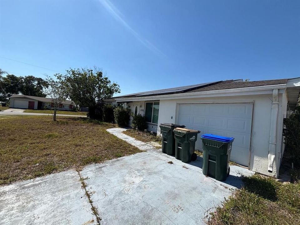 合同活跃: $199,000 (3 贝兹, 2 浴室, 1303 平方英尺)