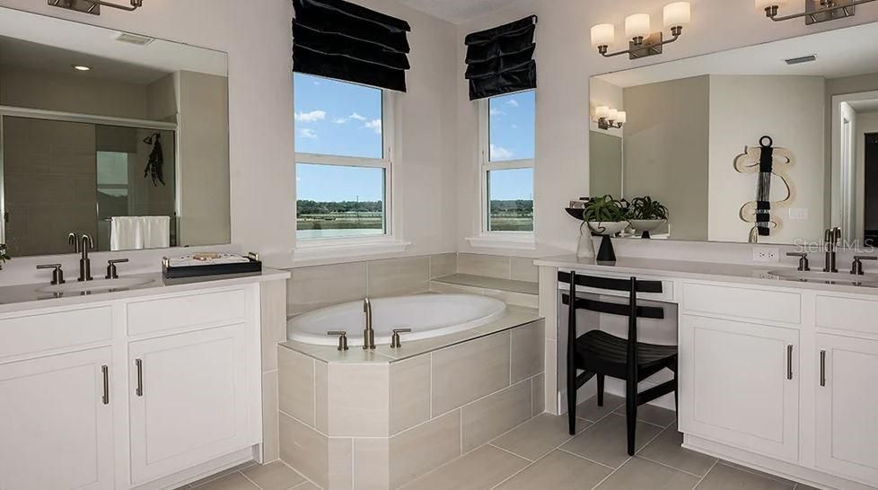 На продажу: $1,101,000 (5 спален, 4 ванн, 4281 Квадратных фут)