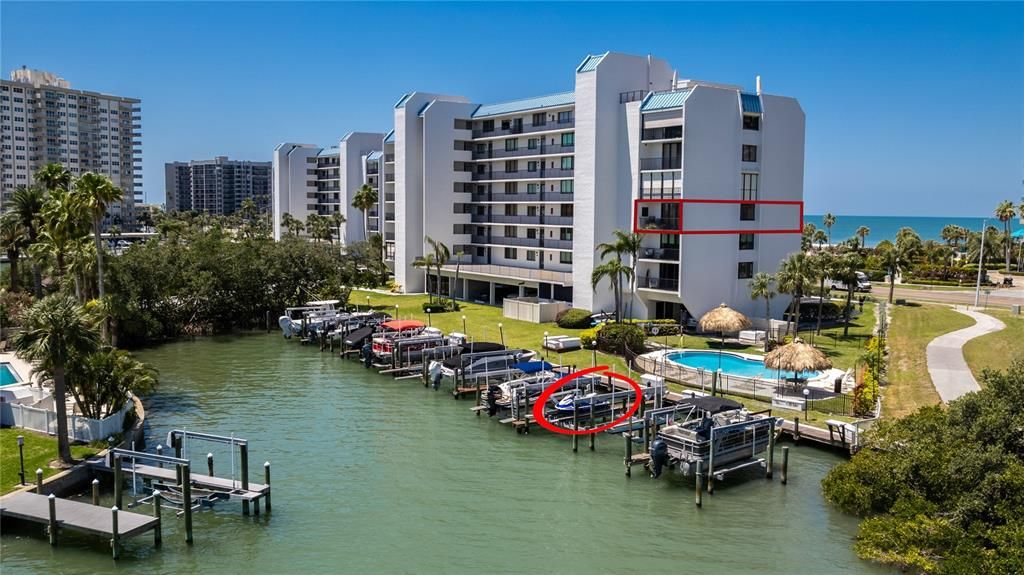 Recently Sold: $649,000 (2 beds, 2 baths, 1324 Square Feet)