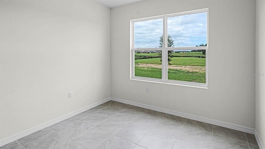 合同活跃: $418,490 (4 贝兹, 3 浴室, 2020 平方英尺)