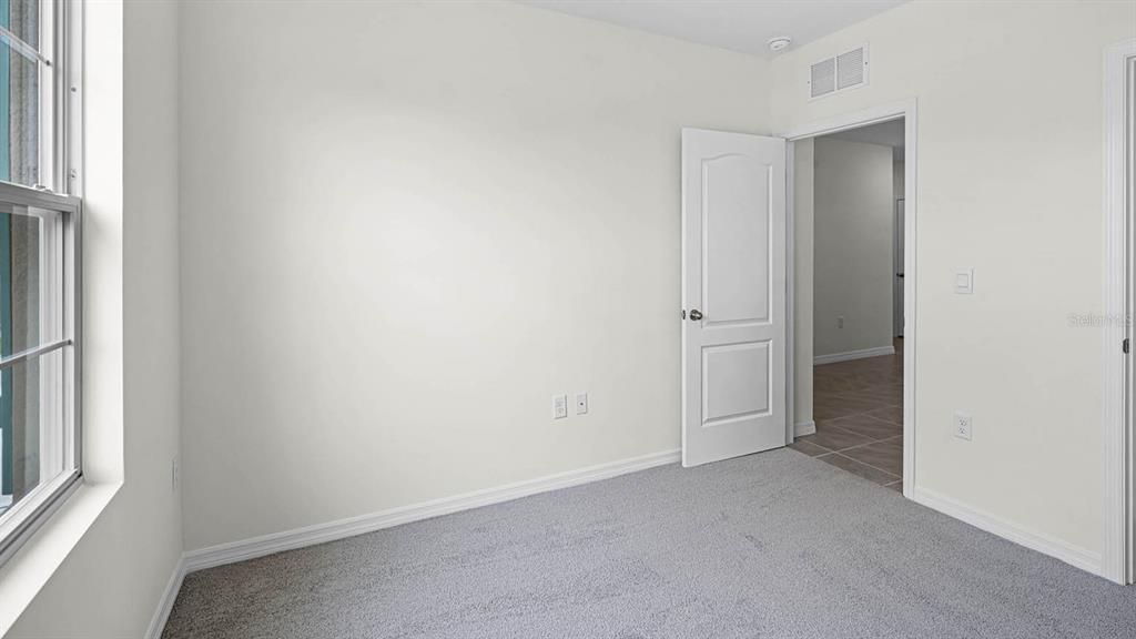 合同活跃: $418,490 (4 贝兹, 3 浴室, 2020 平方英尺)