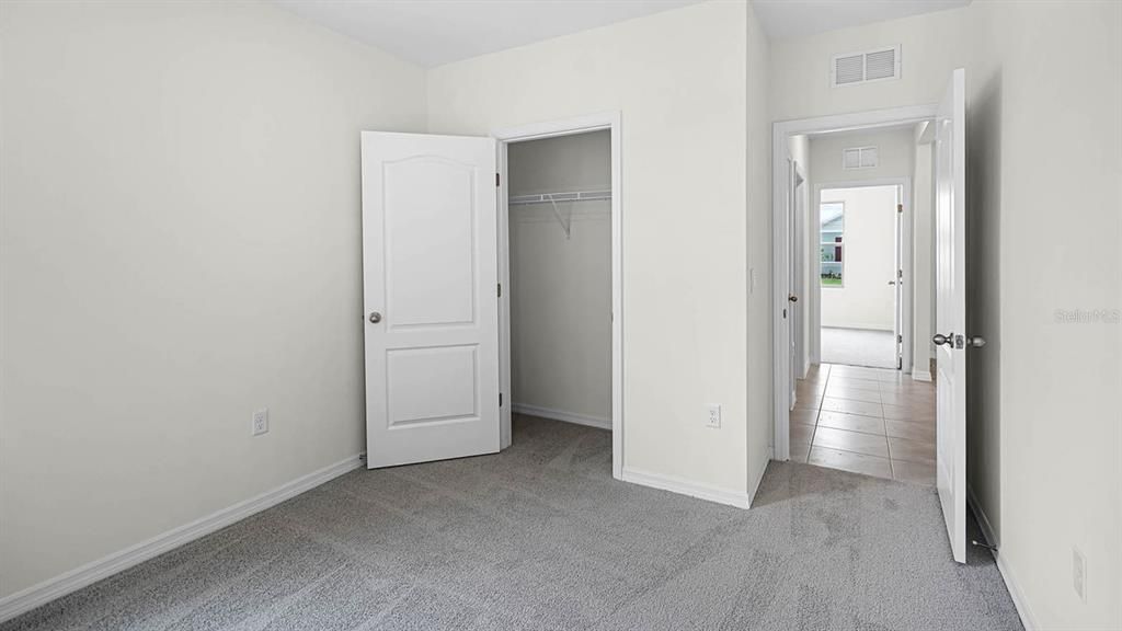 合同活跃: $418,490 (4 贝兹, 3 浴室, 2020 平方英尺)