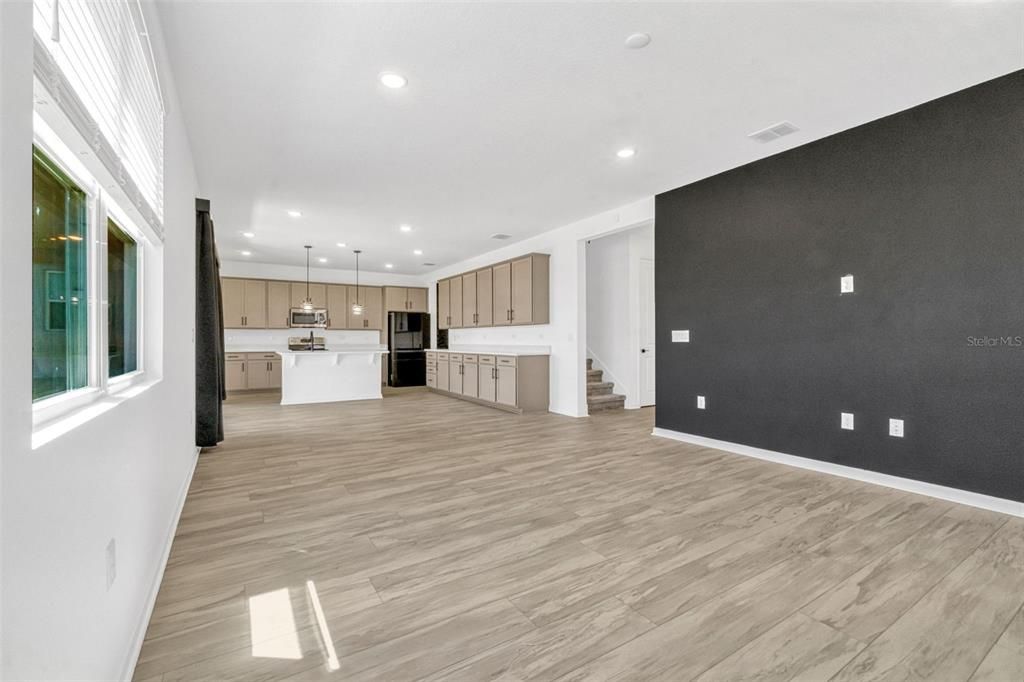 На продажу: $559,990 (6 спален, 3 ванн, 3106 Квадратных фут)