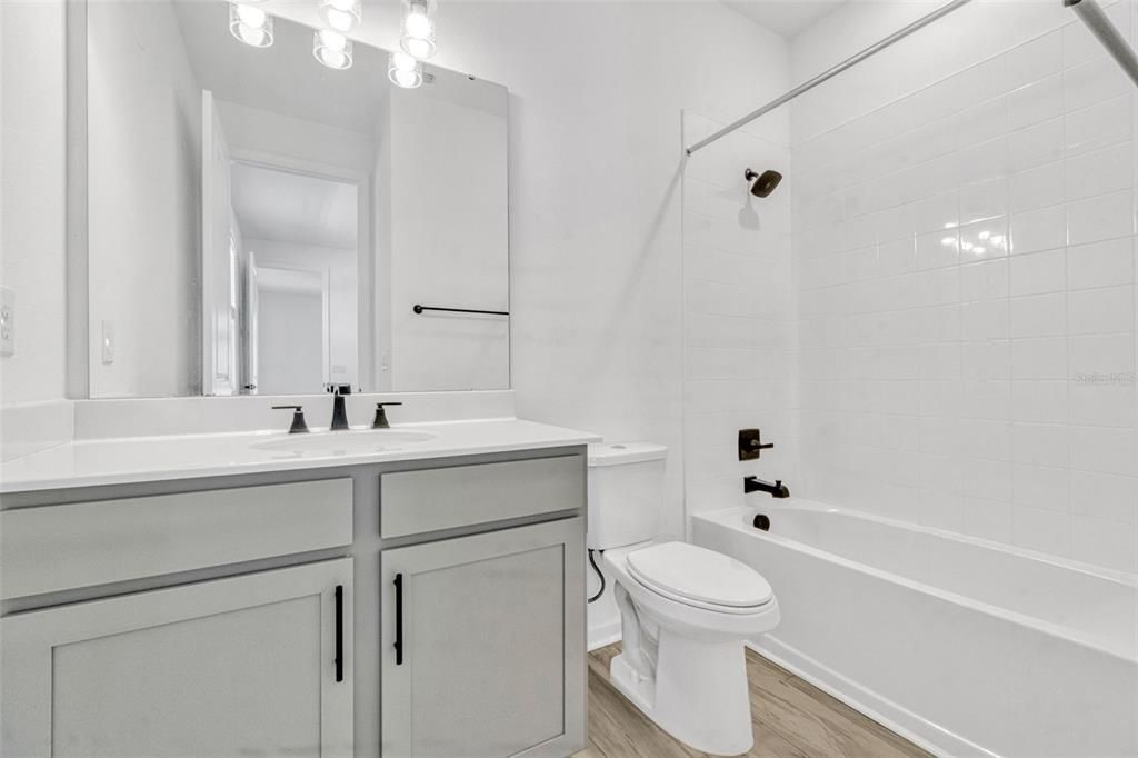 На продажу: $559,990 (6 спален, 3 ванн, 3106 Квадратных фут)