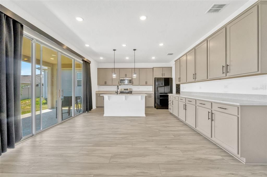 На продажу: $559,990 (6 спален, 3 ванн, 3106 Квадратных фут)
