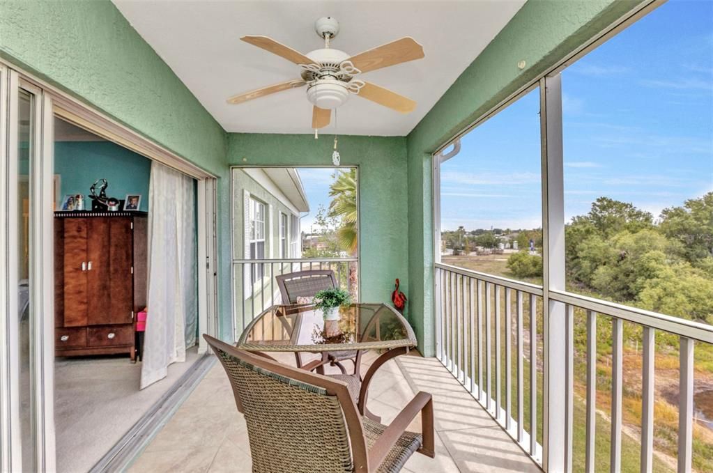 Activo con contrato: $149,000 (2 camas, 2 baños, 996 Pies cuadrados)